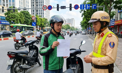 Chỉ cần có giấy hẹn cấp, đổi bằng lái người điều khiển phương tiện vẫn tiếp tục được lái xe? 