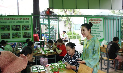 Người giữ lửa cho những bữa cơm Hạnh Phúc