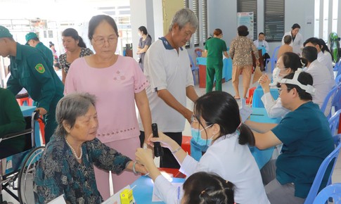 Đưa y tế chất lượng cao đến nhân dân vùng biển