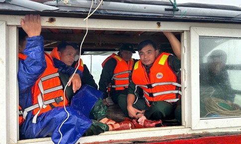 Chìm tàu cá ở Hà Tĩnh, 2 ngư dân gặp nạn