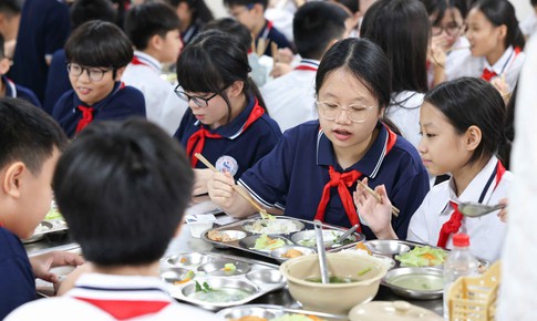 Siết an toàn bữa ăn bán trú theo hướng dẫn của Bộ Y tế
