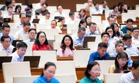 Hôm nay, truyền hình trực tiếp phiên Quốc hội thảo luận về kinh tế - xã hội