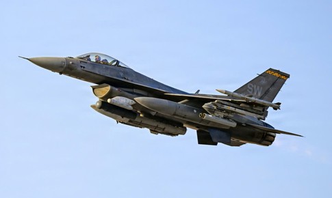 Mỹ trang bị 'nanh vuốt' siêu vượt âm cho loạt chiến đấu cơ F-16