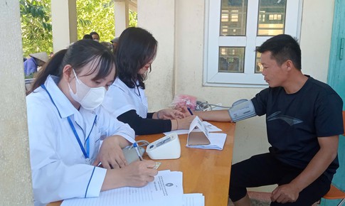 Những trường hợp nào được xét tặng Kỷ niệm chương 'Vì sức khỏe nhân dân' không tính thời gian công tác