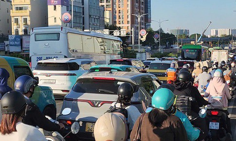 Nguyên nhân đường Cổ Linh, Hà Nội luôn tắc vào giờ cao điểm 