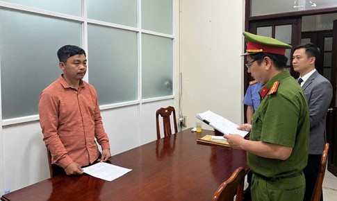 Bắt giam tài xế bán 2 ô tô của ông chủ để trả nợ tiền đánh bạc