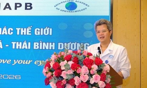 Cận thị học đường gia tăng: Đừng chờ trẻ nhìn kém mới đi khám mắt