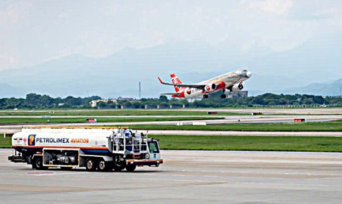 Dữ liệu chậm, hủy chuyến bay sắp được công khai?
