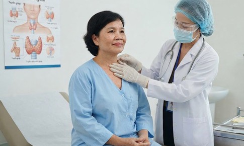Người uống levothyroxine sau phẫu thuật tuyến giáp cần lưu ý gì?