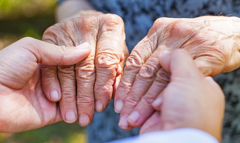 Thay đổi lối sống và chế độ dinh dưỡng giúp người bệnh Parkinson cải thiện chất lượng cuộc sống