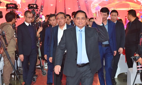 Thủ tướng Phạm Minh Chính dự tổng duyệt Lễ khai mạc Hội chợ Mùa Xuân 2026