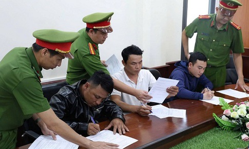 Gần 450 tấn chất thải bị chôn lấp trái phép ven sông Hòa Xuân