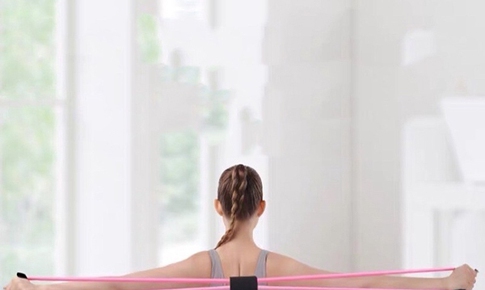 Hội chứng ‘cổ công nghệ’: Nhận diện sớm và 5 giải pháp giảm cứng cơ, phòng ngừa đau mạn tính