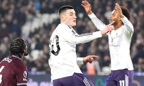 Premier League: M.U thoát thua phút bù giờ, Chelsea tiếc nuối