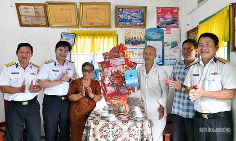 Vùng 5 Hải quân tri ân gia đình chính sách dịp Tết Bính Ngọ 2026