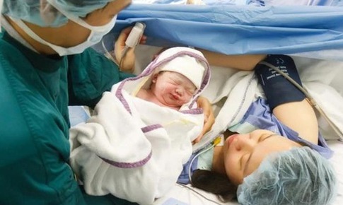 Bổ sung chính sách hỗ trợ sinh đủ 2 con, khuyến khích phụ nữ sinh con trước 35 tuổi