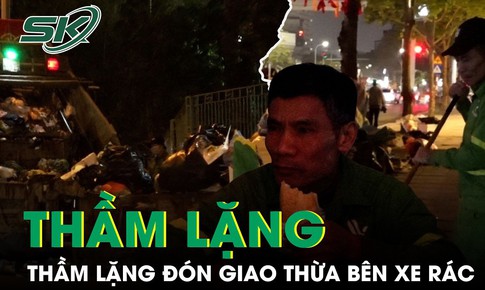 Chuyện những người thầm lặng đón Giao thừa bên xe rác

