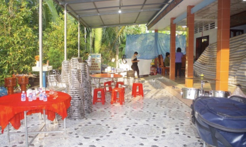 Hai người tử vong, nhiều người nhập viện sau khi uống rượu