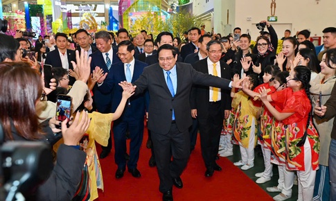 Thủ tướng Phạm Minh Chính dự Lễ khai mạc Hội chợ Mùa Xuân 2026