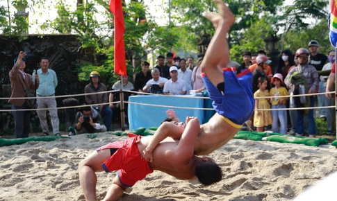 Mùng 6 Tết, về Thủ Lễ xem trai tráng đọ sức trong tiếng trống hội