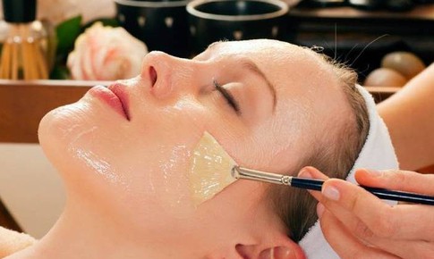 Bí quyết 'trẻ hóa tức thì' với mặt nạ lòng trắng trứng và nước cốt chanh