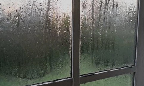 Cao điểm nồm ẩm ở miền Bắc, chọn mua máy hút ẩm thế nào?