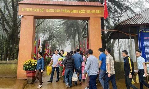 Lễ mở cổng trời nơi ‘huyệt đạo thiêng’ xứ Thanh