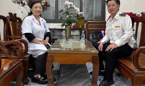 Vợ chồng bác sĩ người Mông lặng thầm ‘gác cổng bệnh tật’ miền biên viễn