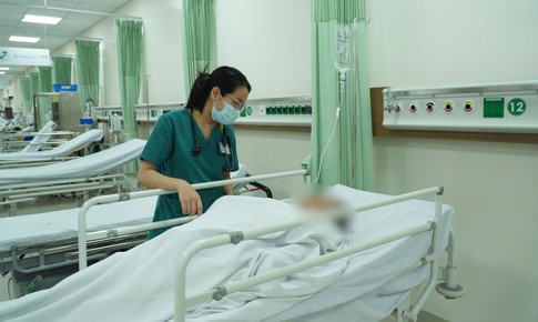 TPHCM: Nhiều người nghi ngộ độc sau khi ăn bánh mì