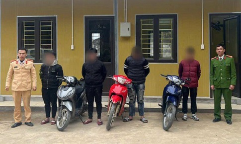 Xử lý nhóm thanh thiếu niên điều khiển xe mô tô 'bốc đầu'