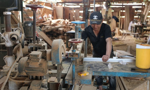 Làng nghề mộc 'chạy đua' những ngày cuối năm