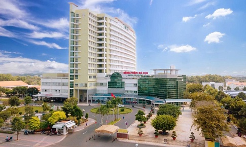 TPHCM: Gần 50 người nghi ngộ độc sau tiệc tất niên