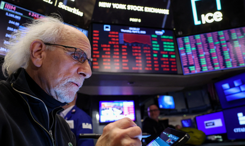 Thị trường tài chính Mỹ chao đảo vì cổ phiếu công nghệ và chíp