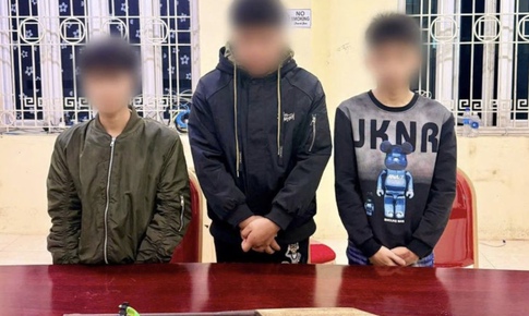 Livestream khoe súng đạn tự chế trên TikTok, nam sinh lớp 11 bị công an mời làm việc