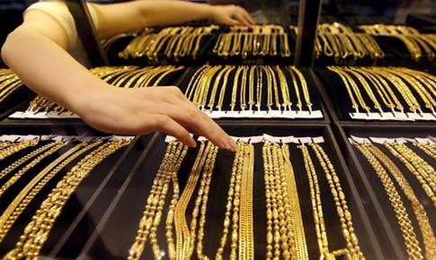 Chốt giá vàng hôm nay ngày 6/2 biến động rất lạ