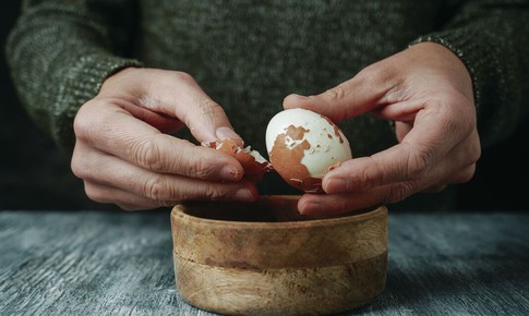 Người trên 60 tuổi nên ăn mỗi ngày mấy quả trứng?