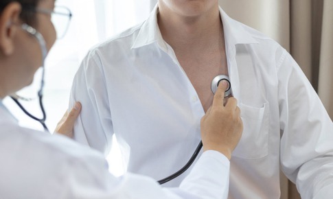 Ai dễ mắc viêm phổi và 5 cách bảo vệ lá phổi