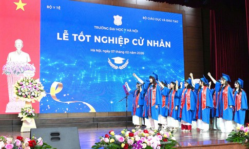 Gần 300 tân cử nhân nhận bằng tốt nghiệp, bổ sung nhân lực cho ngành y tế