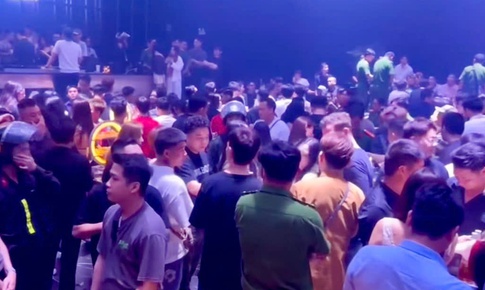 Kiểm tra quán bar tại TPHCM, 17 người dương tính với ma túy