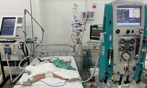 Cứu sống ngoạn mục cháu bé mắc tay chân miệng nguy kịch trong những ngày Tết
