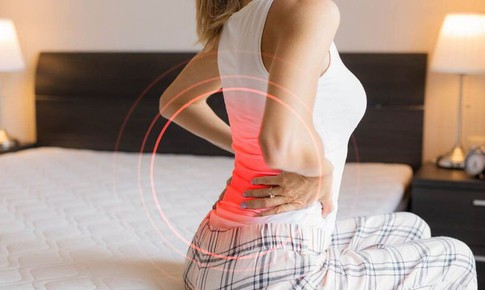 Đột ngột đau quặn, đau nhói lưng... coi chừng sỏi thận