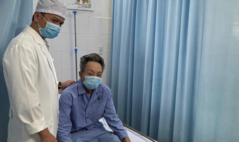 Gần 90% bệnh nhân hoại tử chỏm xương đùi là nam giới, nhiều trường hợp liên quan rượu bia