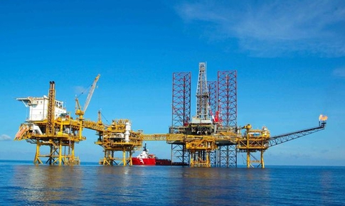 Giá dầu thế giới từng ở mức âm, người bán phải trả tiền cho người mua