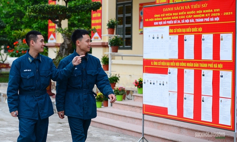 Người lính trẻ tự hào hướng về ngày hội non sông