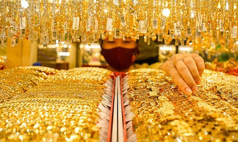 Chốt giá vàng hôm nay ngày 13/3 tiếp đà giảm cực mạnh