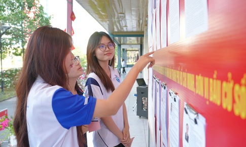 Gần 22.000 sinh viên ở TPHCM đặt niềm tin vào lá phiếu bầu cử