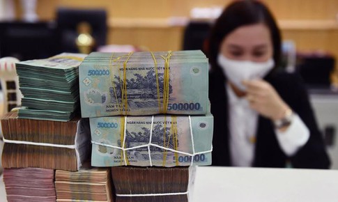 Thị trường tiền tệ Việt Nam tháng 2 biến động mạnh