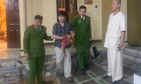 Bắt đối tượng lừa đảo hàng trăm triệu đồng của các nhà sư