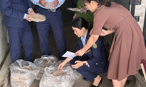 Xử phạt hơn 20 triệu đồng cơ sở kinh doanh dồi sụn không rõ nguồn gốc