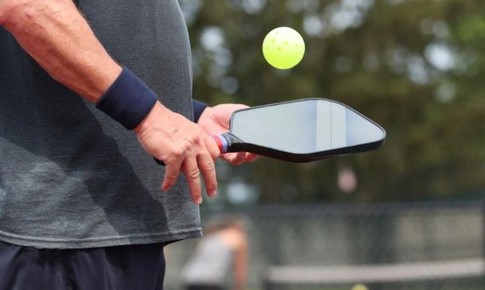 Đau tay khi chơi pickleball có thể là dấu hiệu của những chấn thương nào?